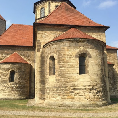 クヴェアフルト砦の土地に建ってられた教会（ロマネスク様式）