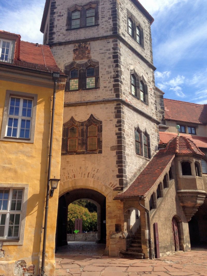 城の中庭 から城の門へ見るMoritzburg