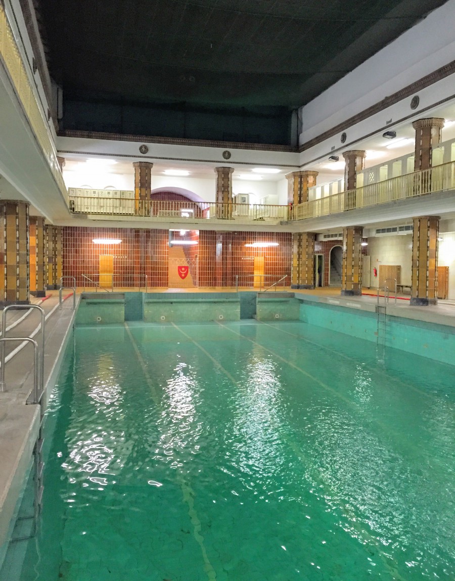 ハレザーレの公衆浴場の男性用プール