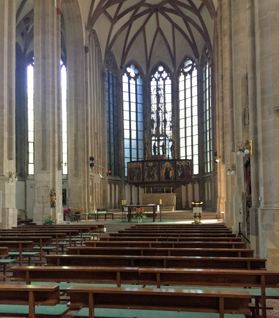 モリツ教会は三廊式(身廊＋二つの側廊）の内部様式