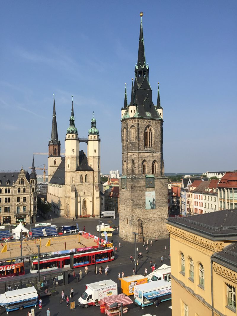 ハレ（ザーレ）中心部にあるマルクト広場