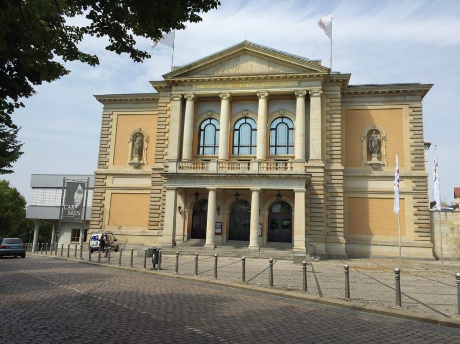 ハレ（ザーレ）オペラハウス 1945年の３月に空襲により破壊され、1951年に再建された