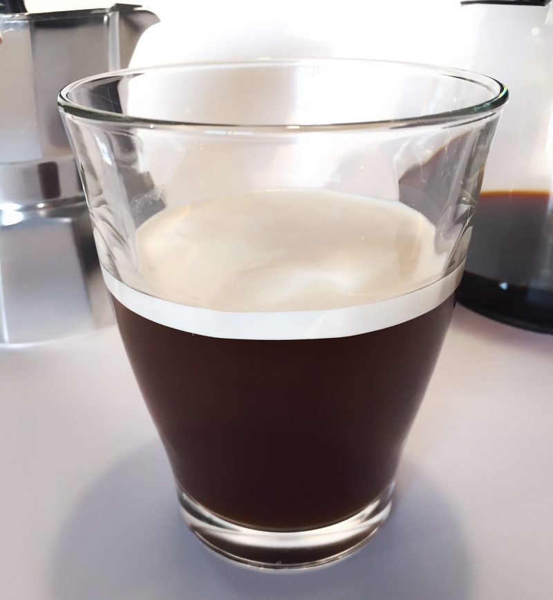 冷たいコーヒー＋生クリーム