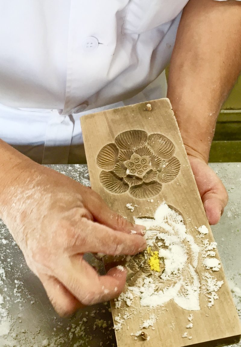 Holzform für Rakugan.